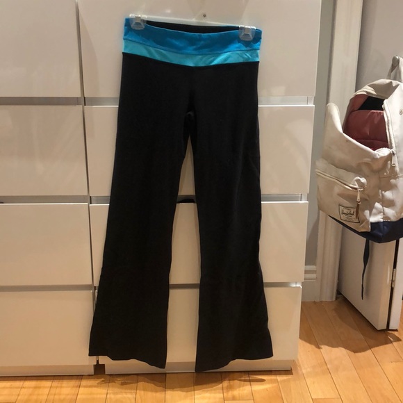 lululemon athletica Pants - Lululemon ‘Groove’ yoga pants